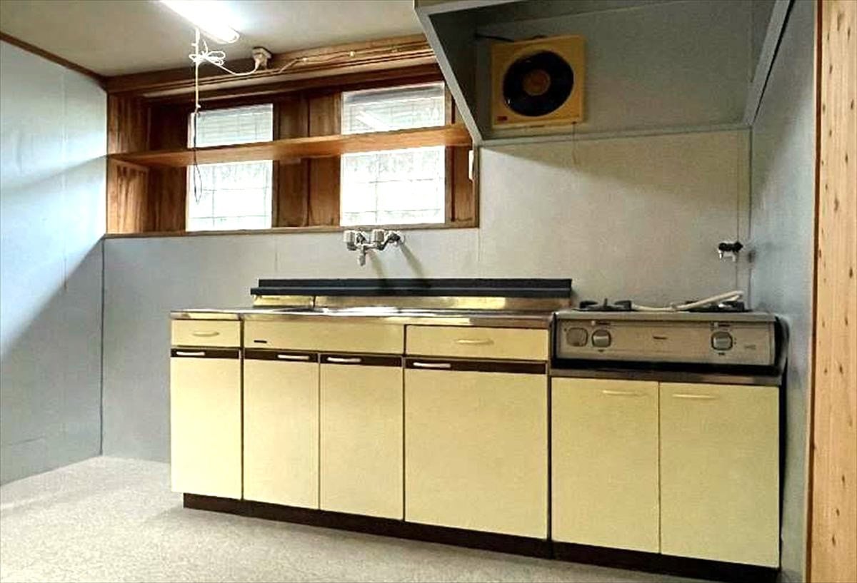 長崎県雲仙市の賃貸物件のキッチン。