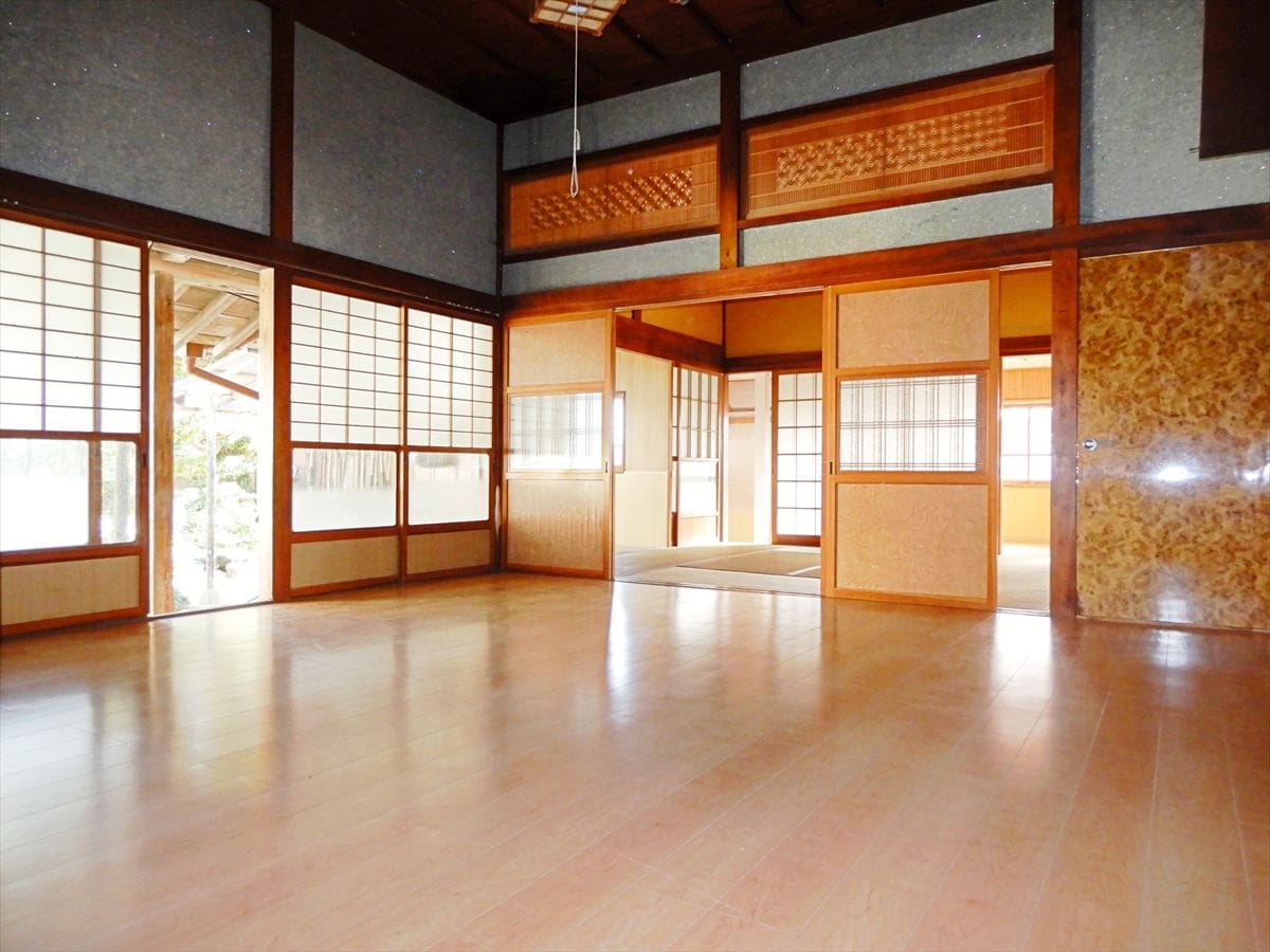 千葉県いすみ市の物件の板の間12.5帖