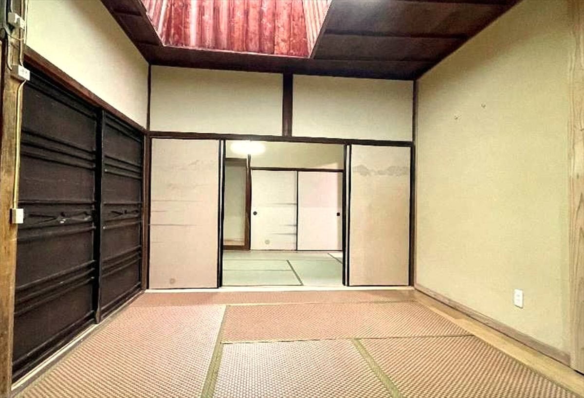長崎県雲仙市の賃貸物件の和室。襖を開ければ広々。