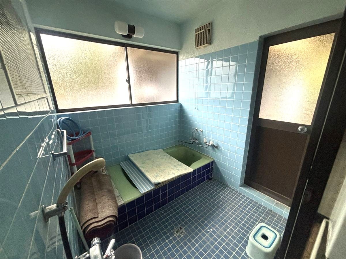 広島県三次市の物件の浴室。