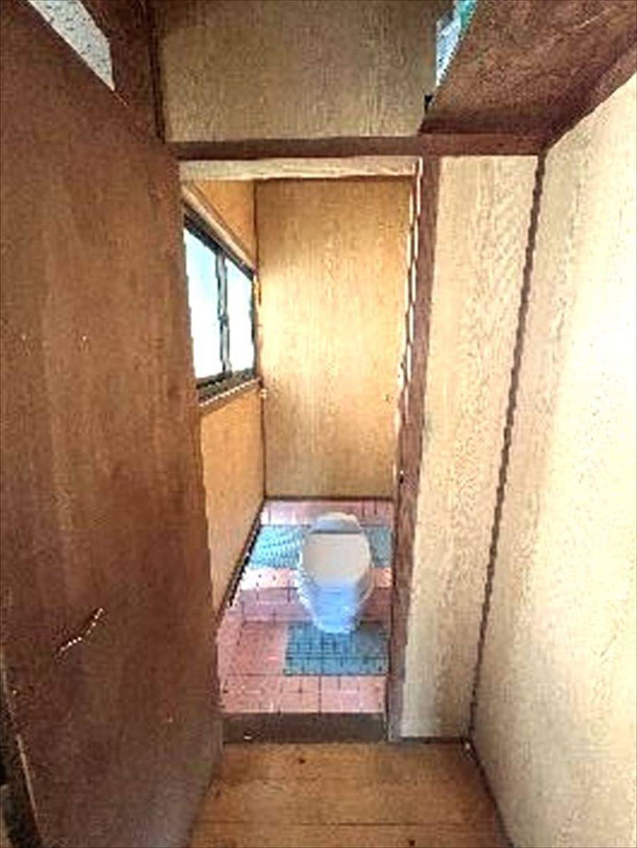 鹿児島県さつま町の物件のトイレ。