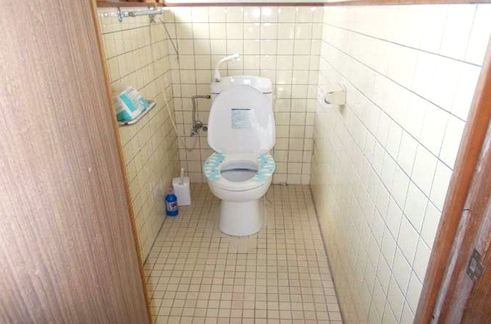 長崎県雲仙市の賃貸物件のトイレ。