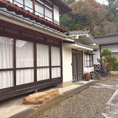 農的暮らしが叶う離れ・倉庫・納屋・農地付きの物件。駅へ徒歩約5分【広島県三次市】支援が手厚く、起業家や子育て世代に人気のまち