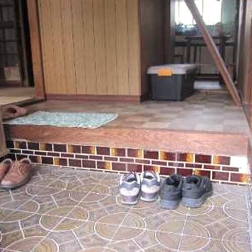 鹿児島県薩摩川内市の物件の玄関。