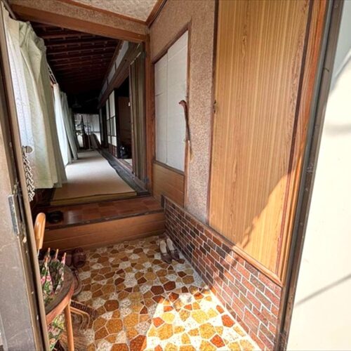 山口県周南市の物件の玄関。