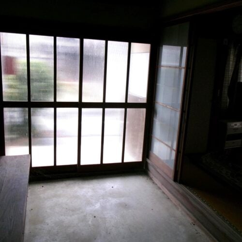 兵庫県佐用町にある物件の玄関。