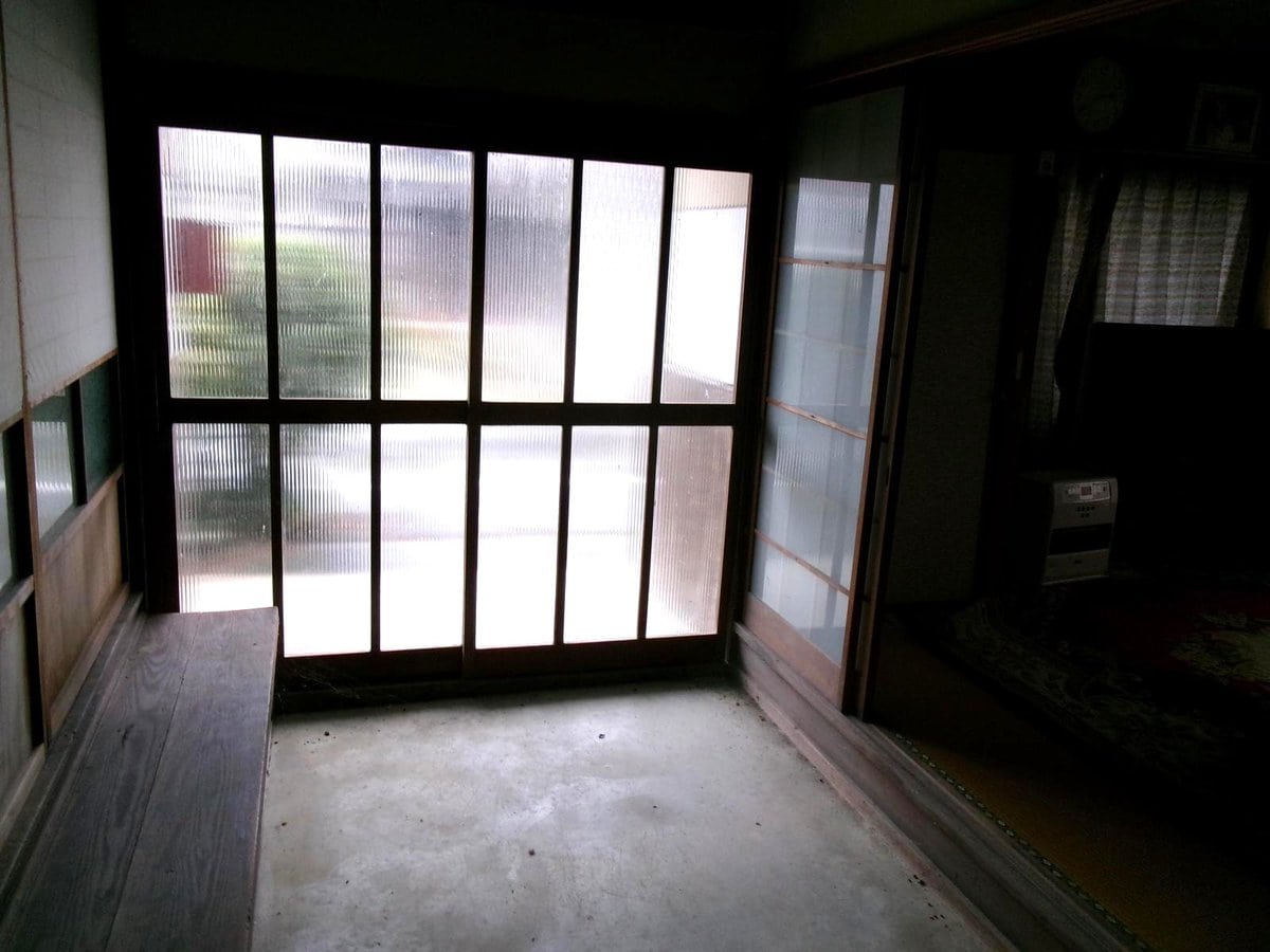 兵庫県佐用町にある物件の玄関。