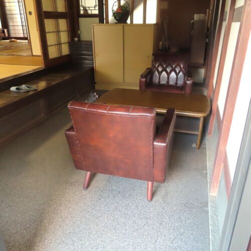 岡山県矢掛町の物件の玄関。