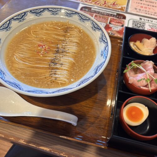 道の駅 風のマルシェ御前崎のたわら屋のラーメン
