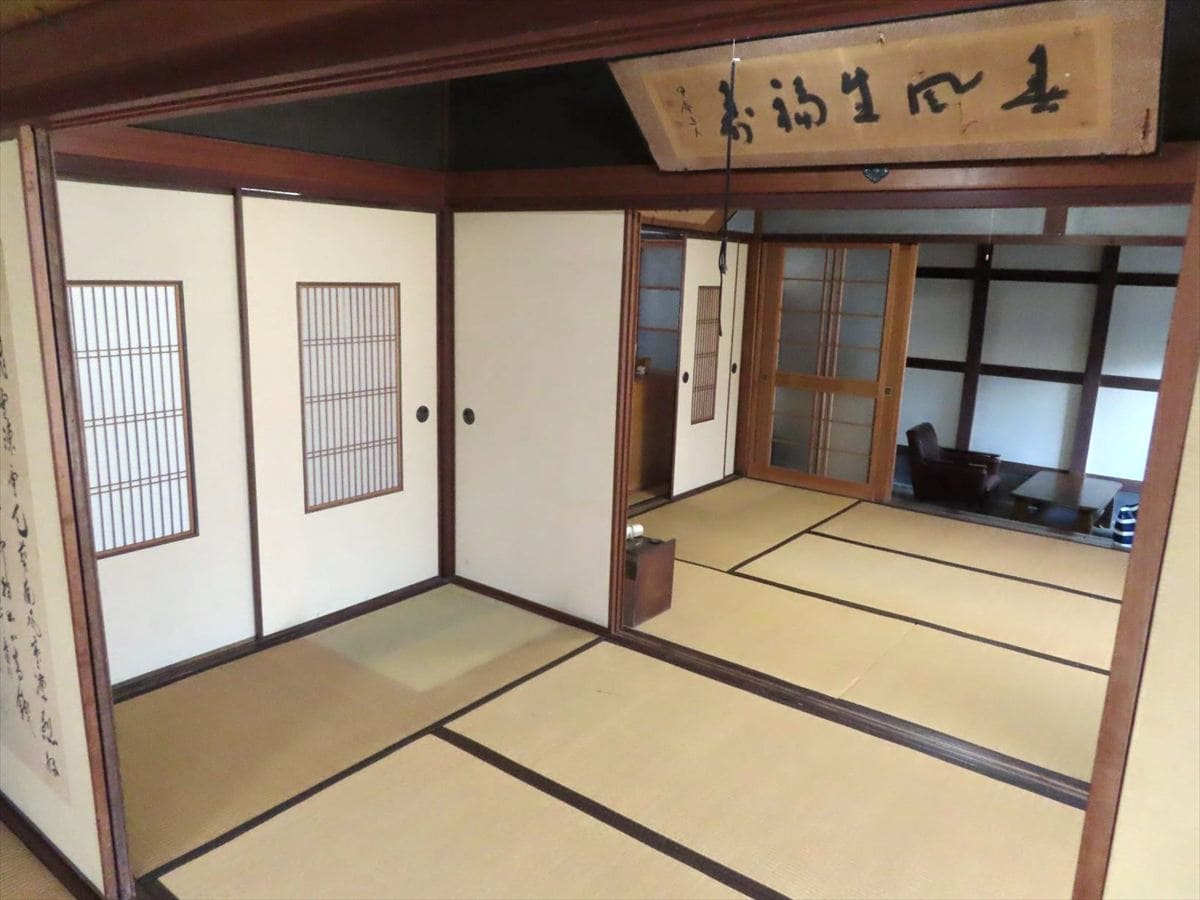 岡山県矢掛町の物件の和室。