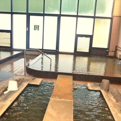 鹿児島県薩摩川内市の入来(いりき)温泉「湯之山館」。