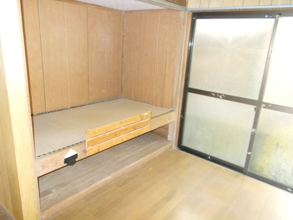 長崎県雲仙市の賃貸物件の洋室。