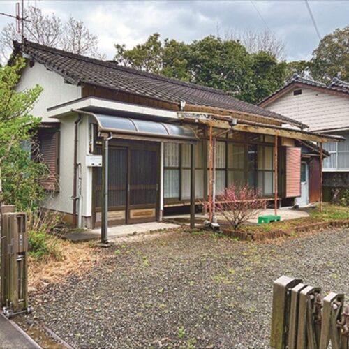 温泉街にある平屋が108万円! 徒歩圏内に複数の温泉施設あり【鹿児島県さつま町】多数の温泉があるコンパクトな田舎町|移住・定住支援も手厚い