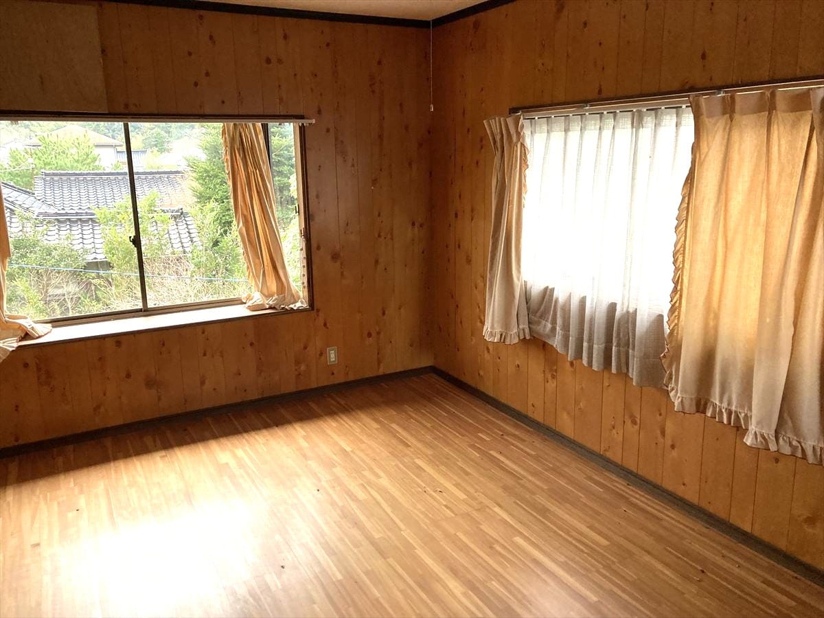 山口県萩市の物件の洋室。