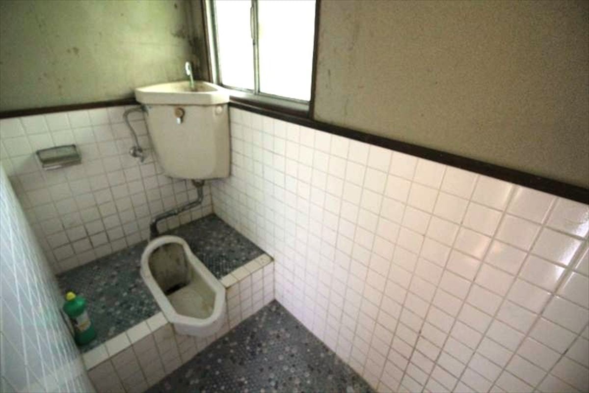 熊本県宇土市の物件のトイレ。