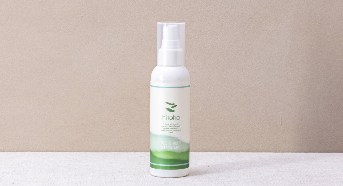 hitohaフェイス&ボディリフレッシュミストは全身用のふき取りシャンプーです。
