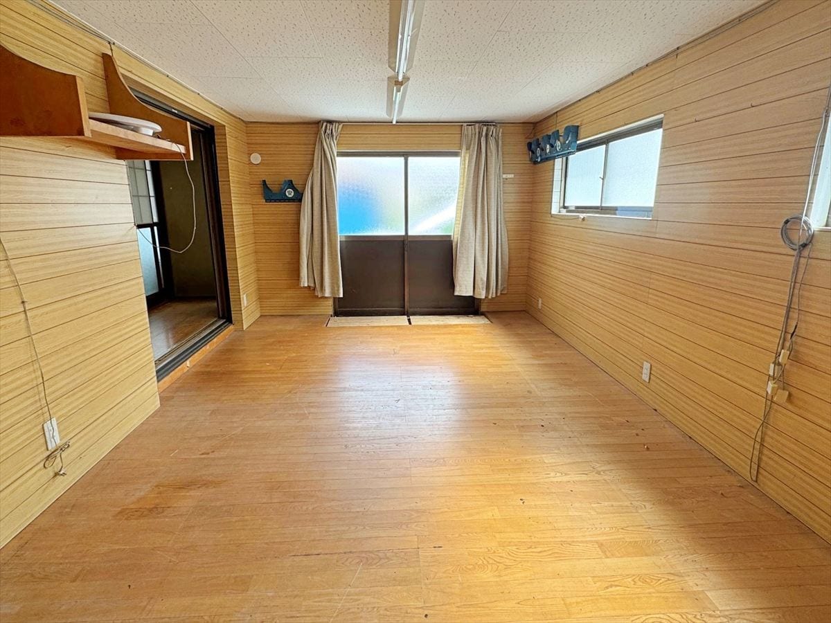 福島県会津美里町の物件の元事務所スペース