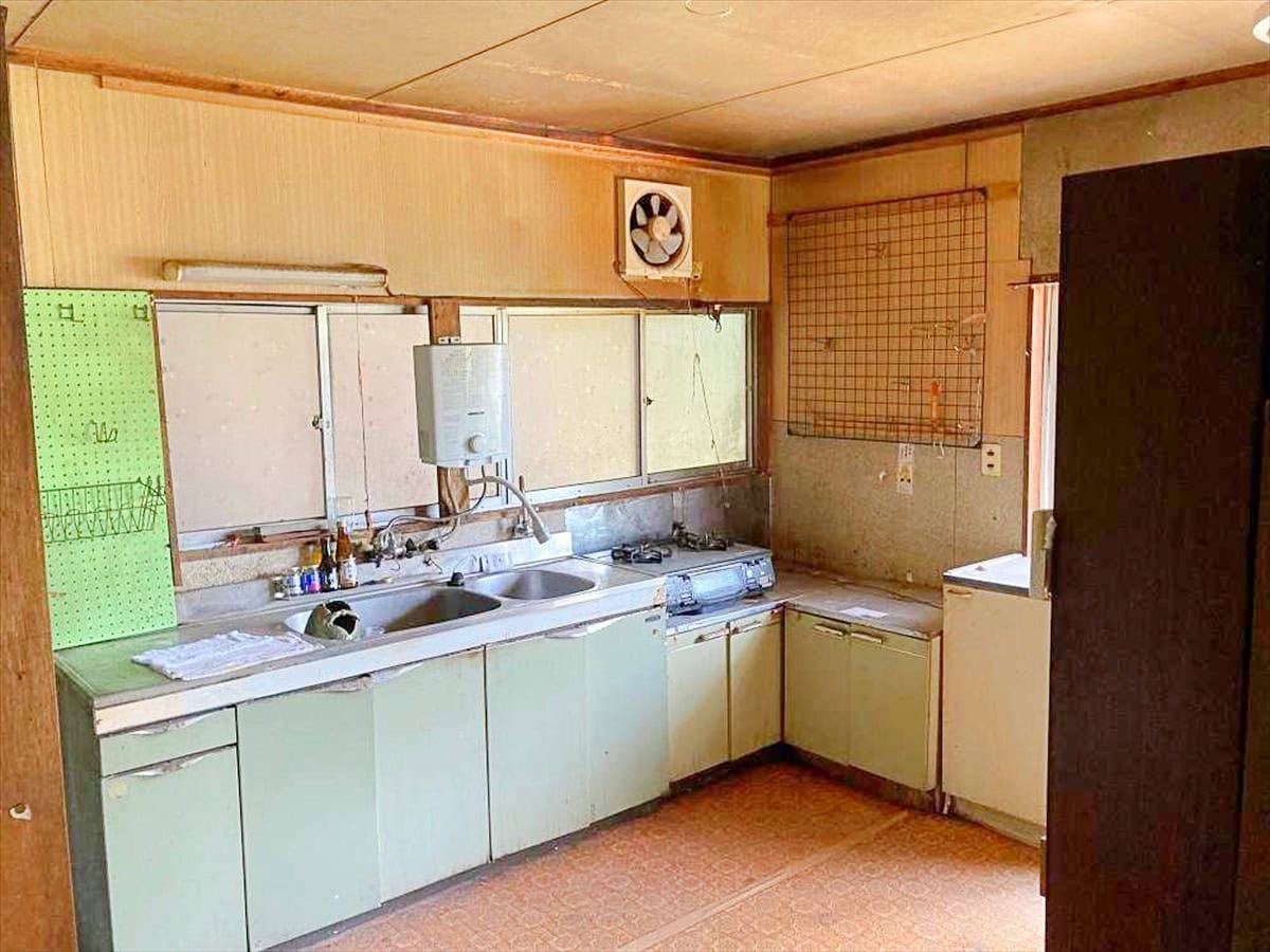 群馬県桐生市の物件のキッチン