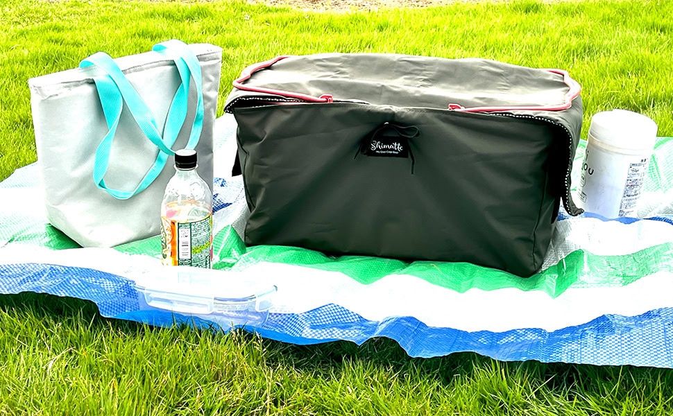 保冷機能付きレジカゴバッグ『Shimatteクールカゴバッグで芝生の上ピクニック