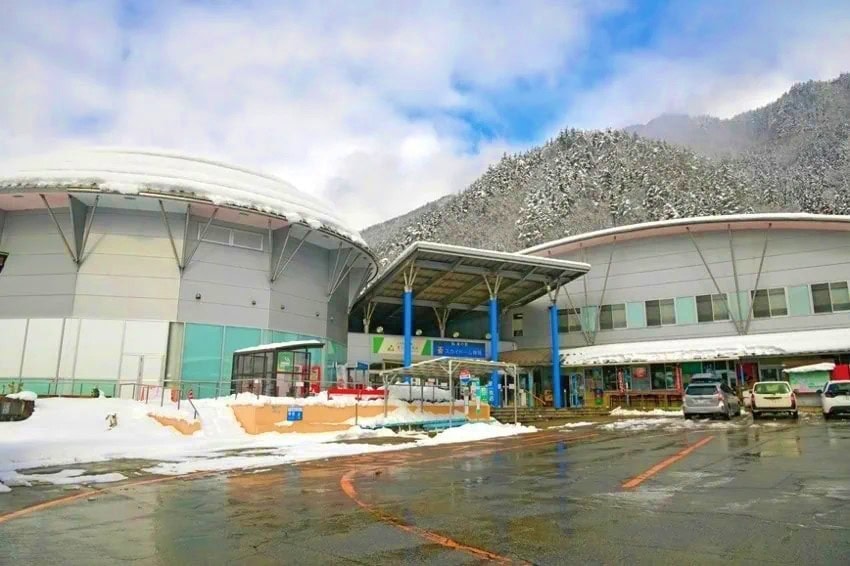 岐阜県飛騨市の道の駅「スカイドーム神岡」