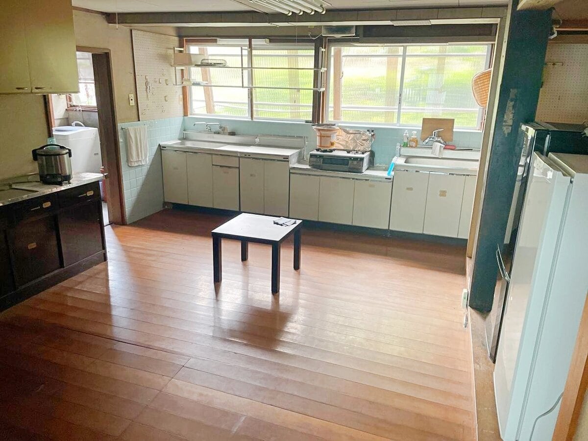 岐阜県飛騨市の物件のキッチン